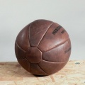 Profi Retro Echtleder Medizinball 5 kg Vintage Look von LMS Bild 1