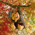 Ptschke Ambiente Gartenfigur Kletter-Gnom Tilly Bild 1
