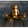 GOLDENER GLCKS FROSCH IM LOTUSSITZ MEDITIEREND, Yoga, Feng-Shui Bild 1